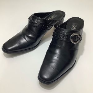 Brighton Tamia silver concho black leather slip on clogs / mules size 7.5 EUC